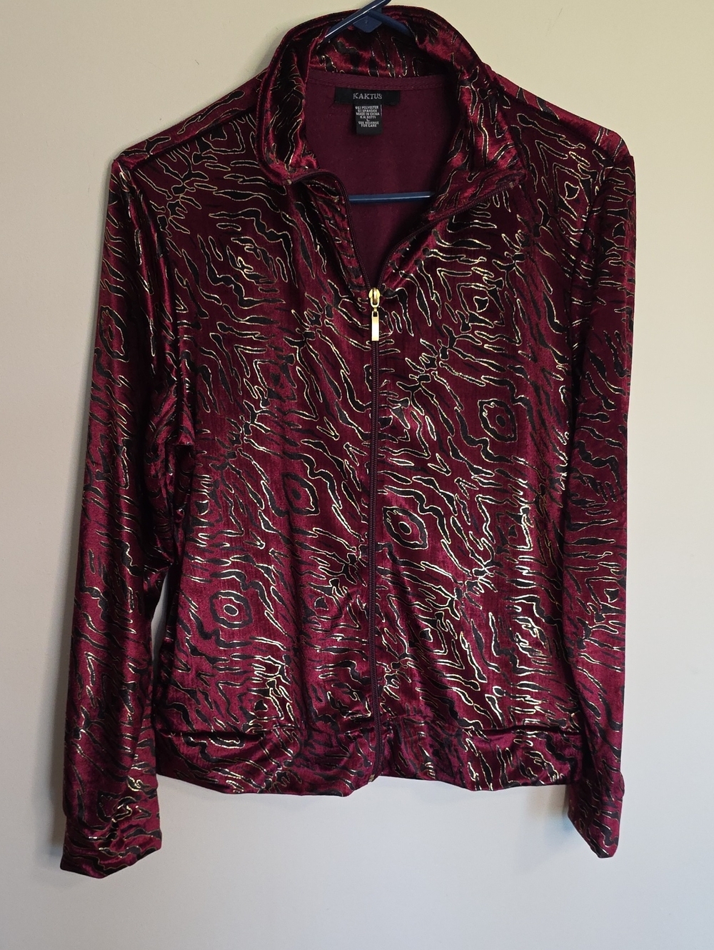 Kaktus Metallic Gold-Accent Wine Velvet Zip Jacket